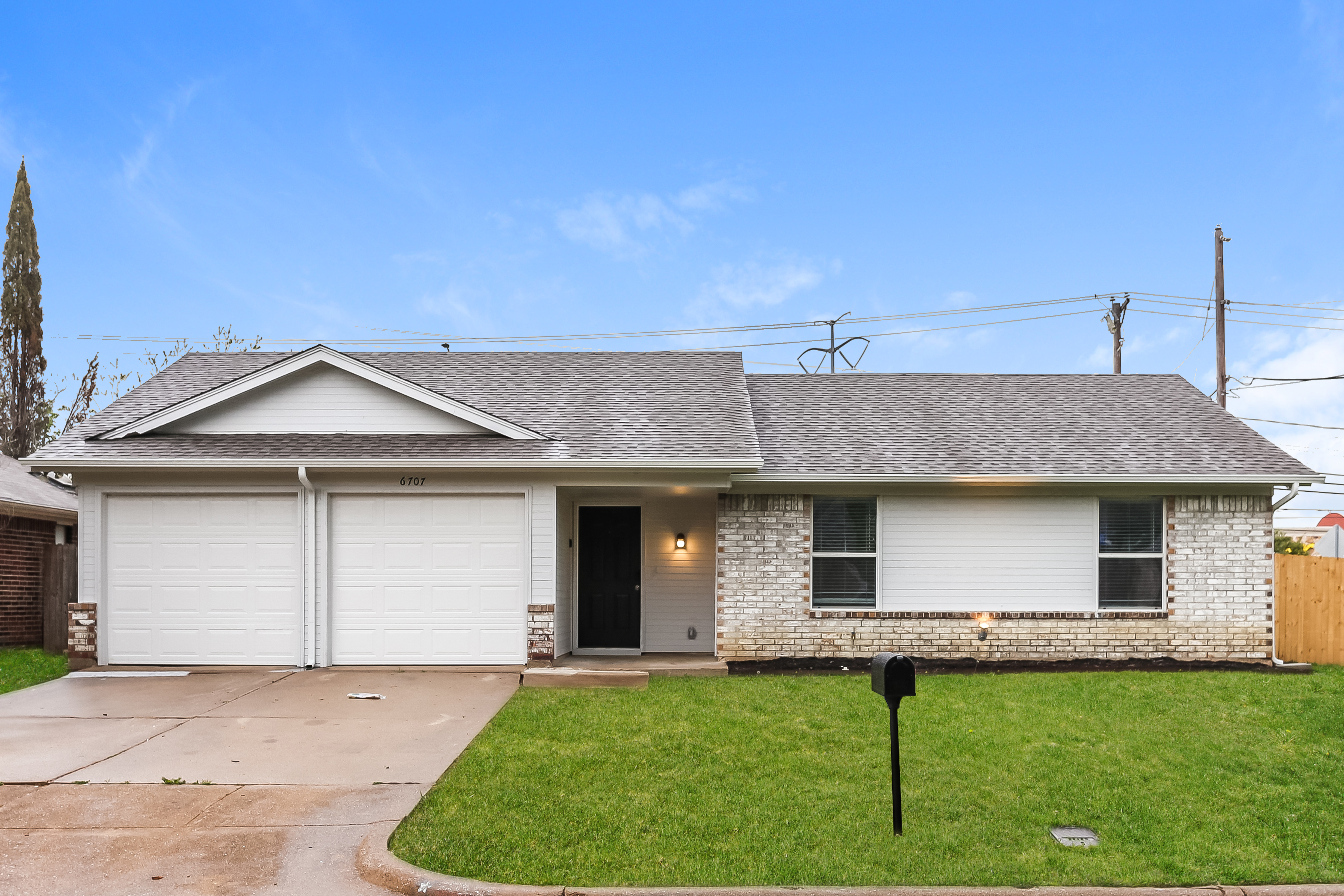 6707 Country Creek Dr Arlington, TX 76001